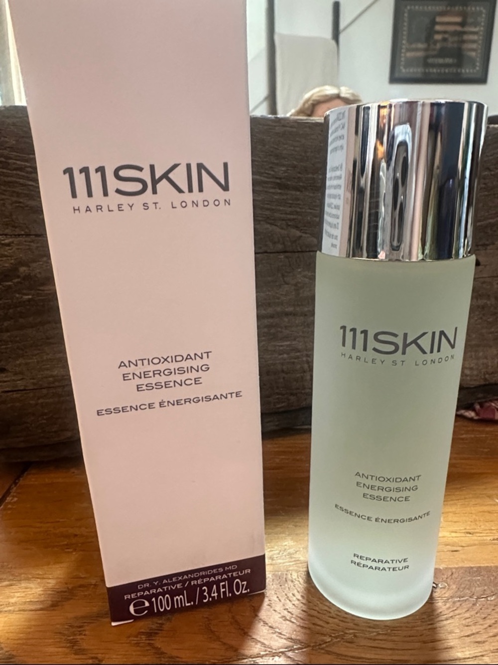 111SKIN Antioxidant Energising Essence - Pale Pink & Light Green
